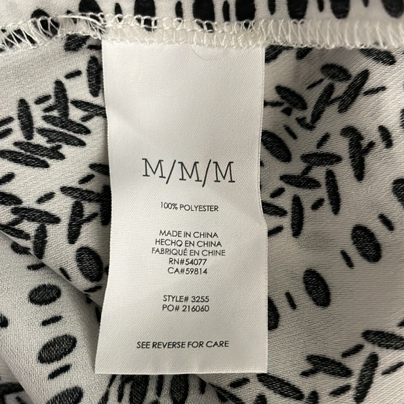 Cabi Black White Print Split Back Button Down Blouse size M - Picture 9 of 9